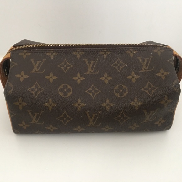Louis Vuitton Other - Authentic Monogram Louis Vuitton Mens Toiletry Bag